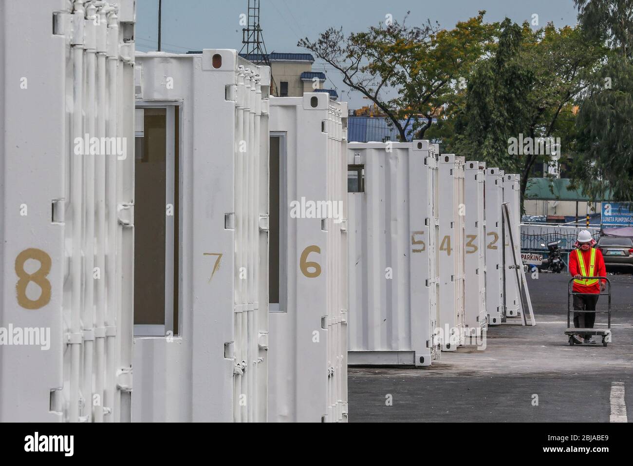 Manila. 29th Apr, 2020. Photo taken on April 29, 2020 shows the containers that will be converted into temporary medical facilities in Manila, the Philippines. Credit: Rouelle Umali/Xinhua/Alamy Live News Stock Photo