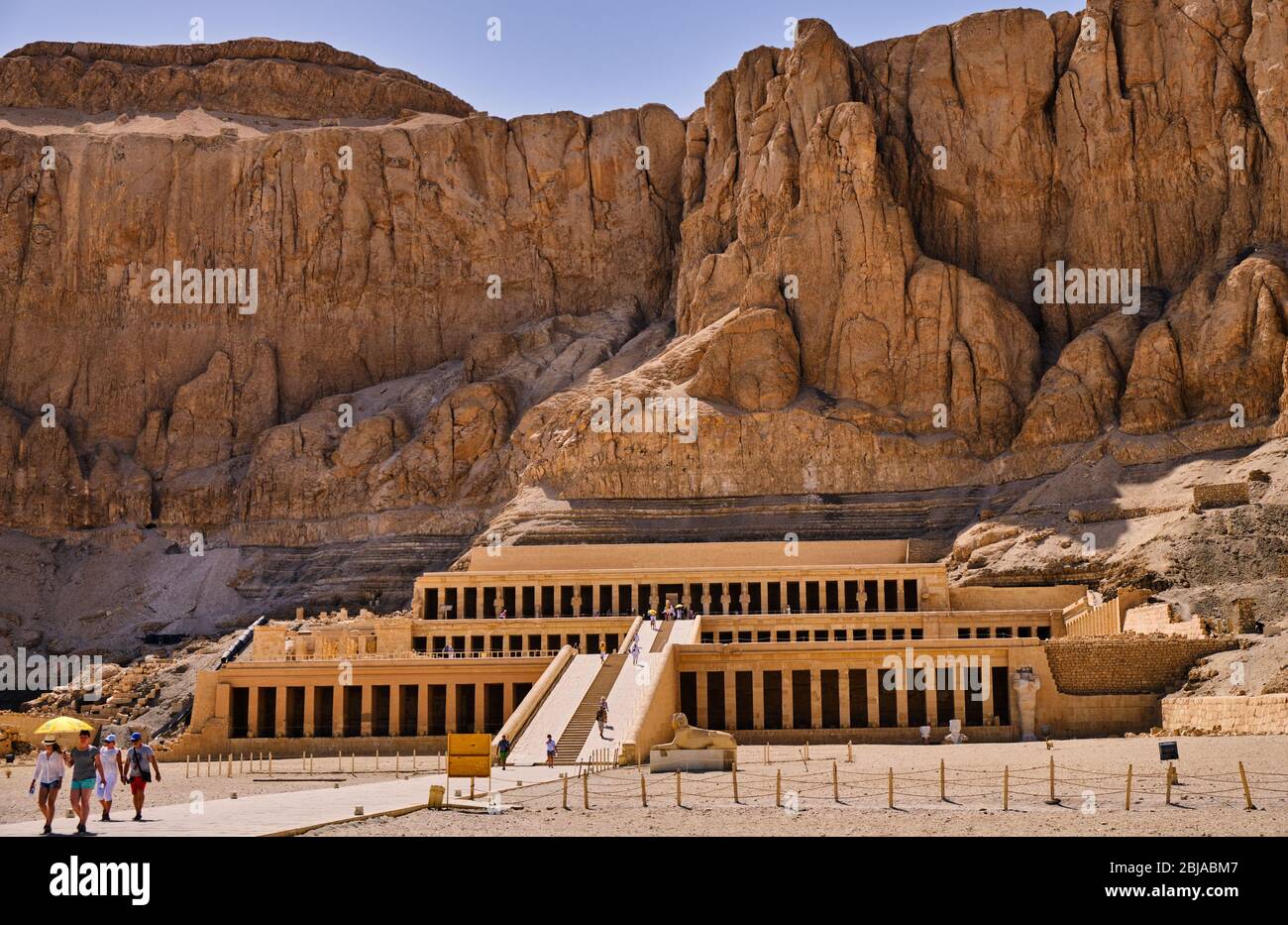 ancient-ruins-of-the-mortuary-temple-of-queen-hatshepsut-in-luxor