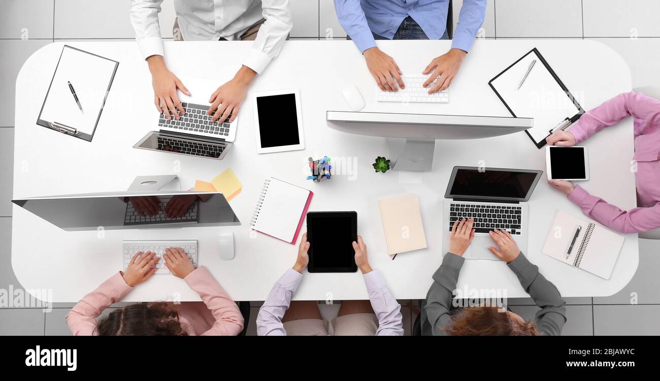 Hands people working on computers hi-res stock photography and images ...