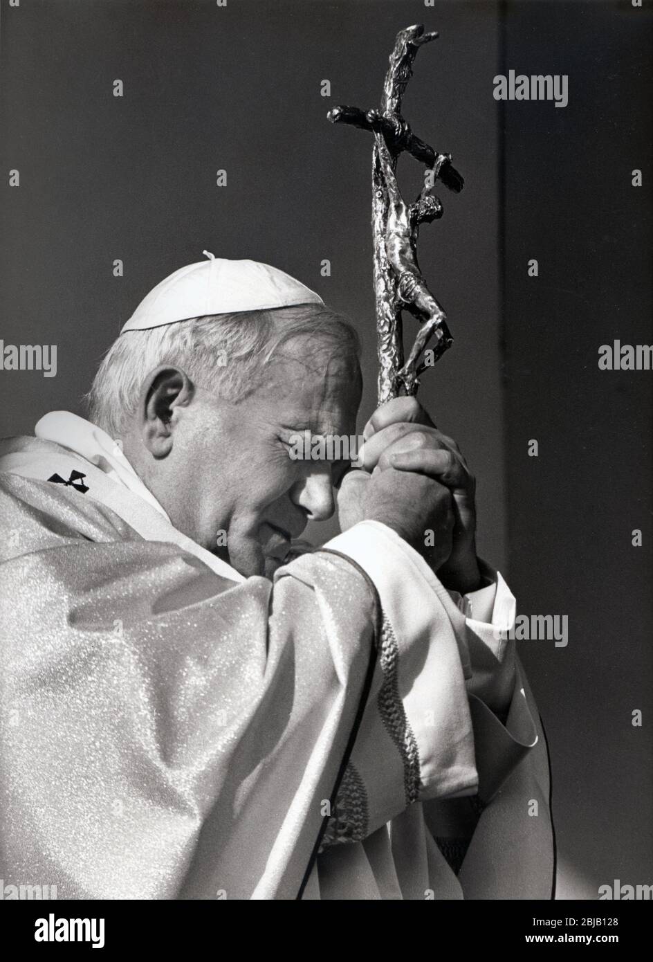 Pope John Paul II (Karol Jozef Woytila) during his first visit in November 1980 to Germany. Prayer during a mass service in Fulda  ---   Papst Johannes Paul II. (Karol Jozef Wojtyla), Deutschlandbesuch am 16.11.1980 in Fulda Stock Photo