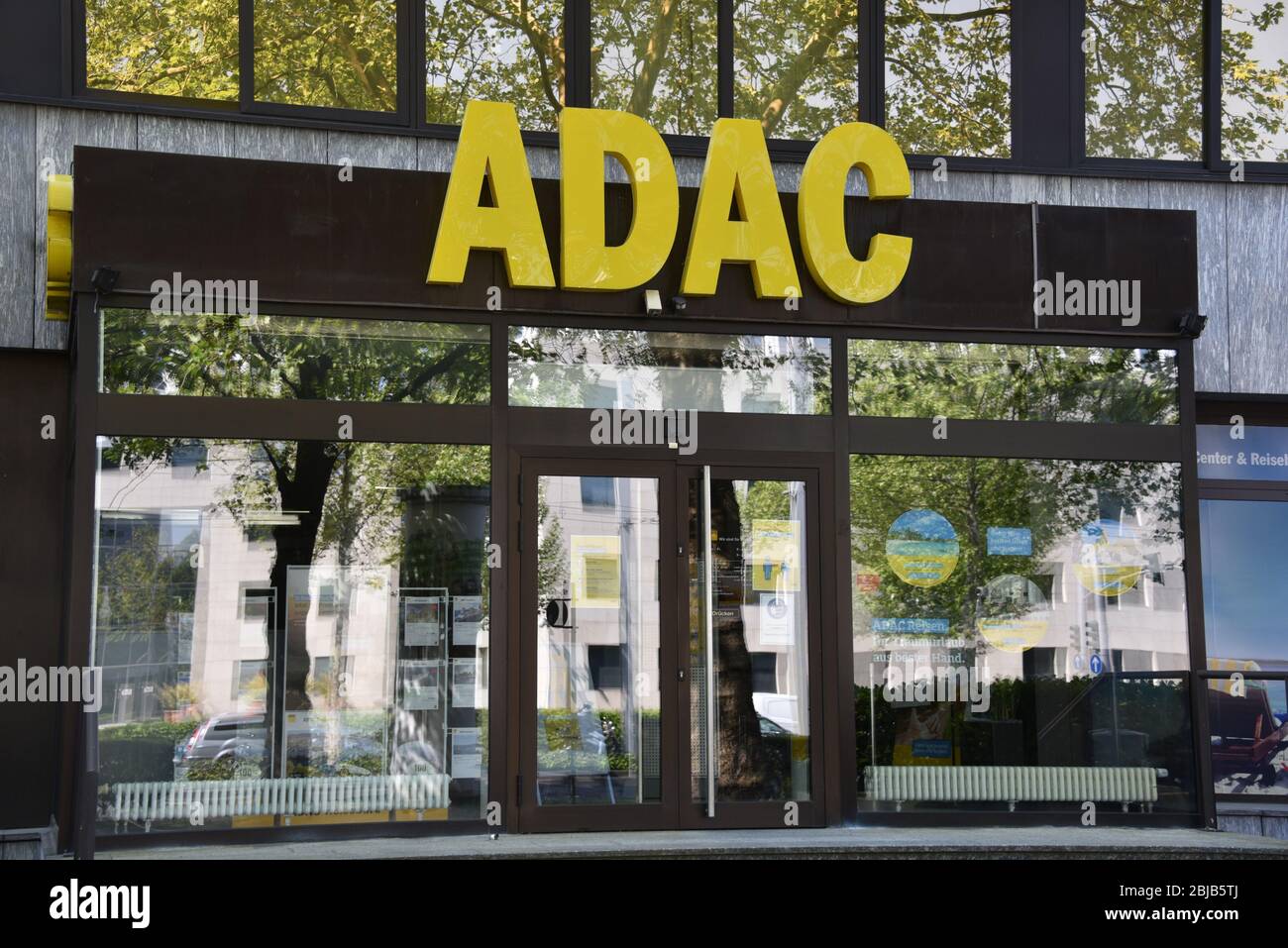 Bonn, Germany. 26th Apr, 2020. Logo, lettering Allgemeine Deutsche Automobil-Club e. V., short ADAC Credit: Horst Galuschka/dpa/Horst Galuschka dpa/Alamy Live News Stock Photo