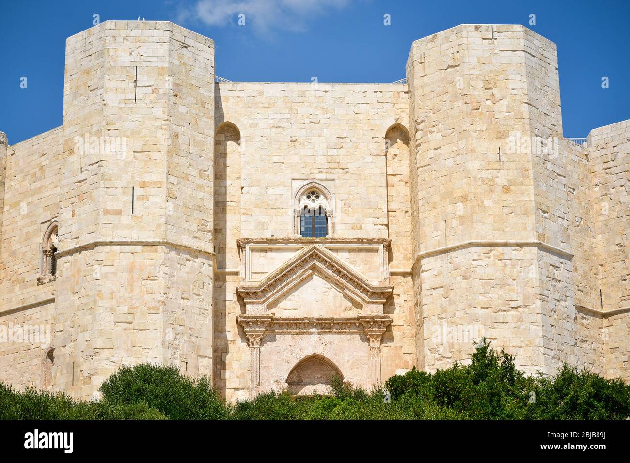 Detailed castle view hi-res stock photography and images - Alamy
