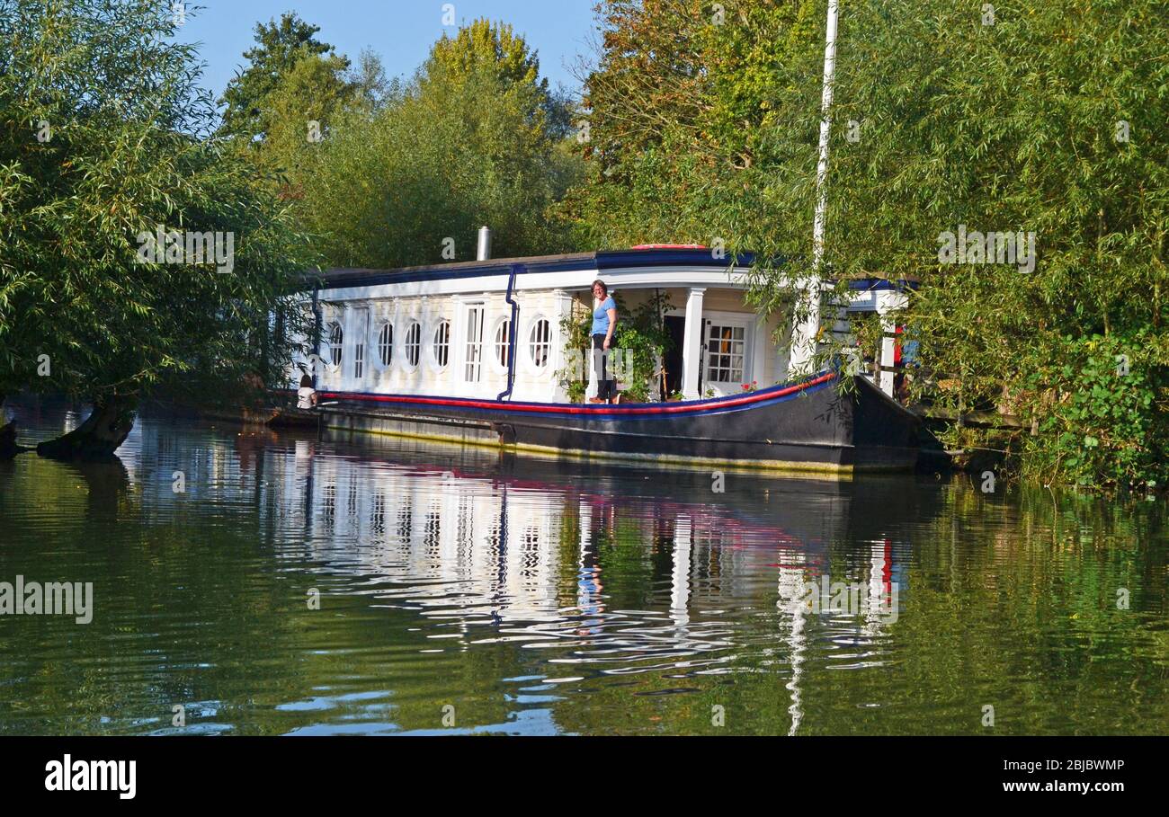 House boat on the River Thames in Oxford, Oxfordshire, UK Stock Photo