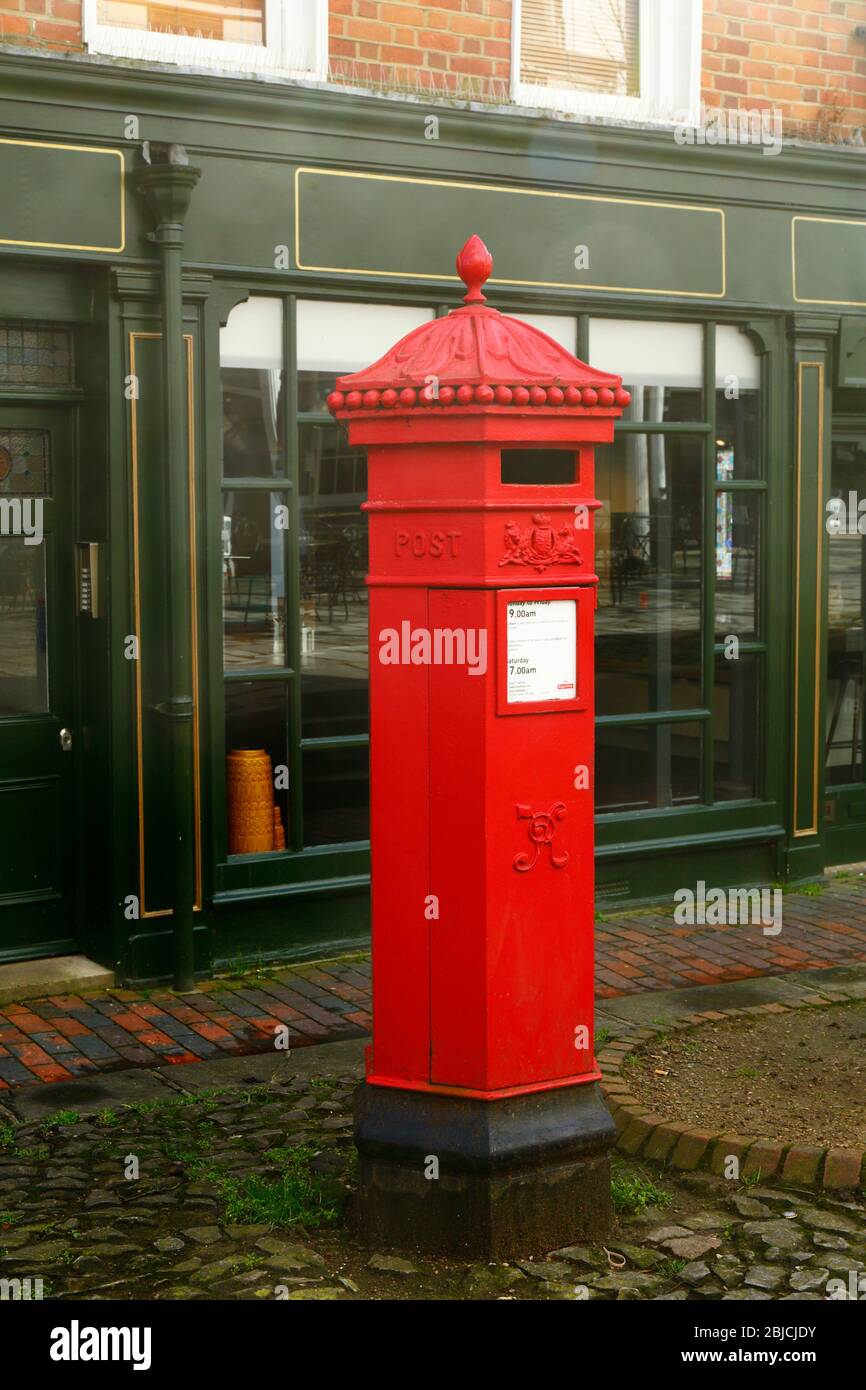 Detail of of Victorian period pillar box, The Pantiles, Royal Tunbridge Wells, Kent, England Stock Photo