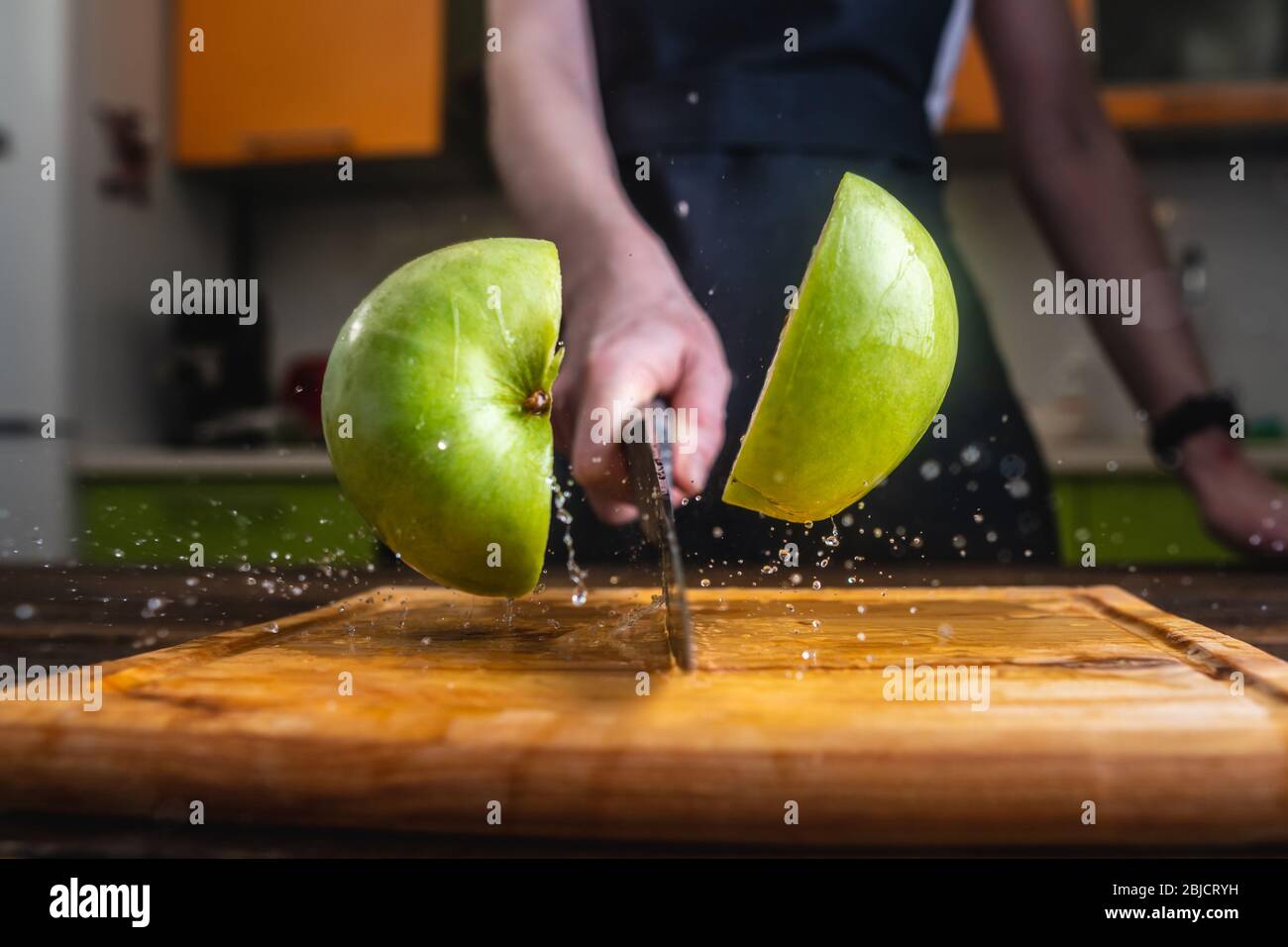 Apple in half hi-res stock photography and images - Alamy