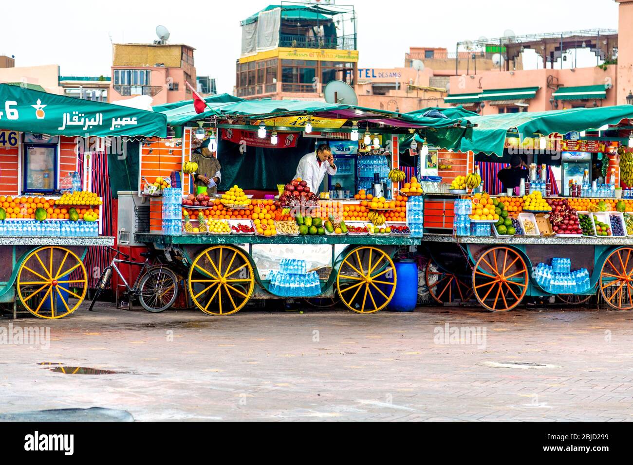 Fruit juice stalls, carts, early in the morning at Jemaa el-Fnaa market, Marrakesh, Morocco Stock Photo