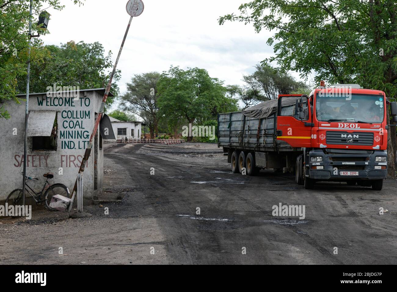 ZAMBIA, Sinazese, chinese owned Collum Coal Mine, underground mining of