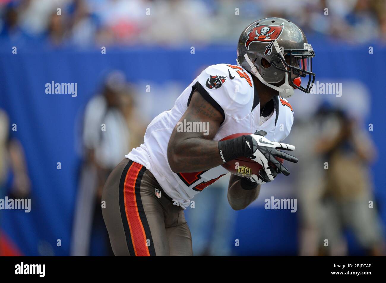 TAMPA, FL - JUL 29: Tampa Bay Buccaneers wide receiver Breshad Perriman  (16) catches a pass during the Tampa Bay Buccaneers Training Camp on July  29, 2022 at the AdventHealth Training Center