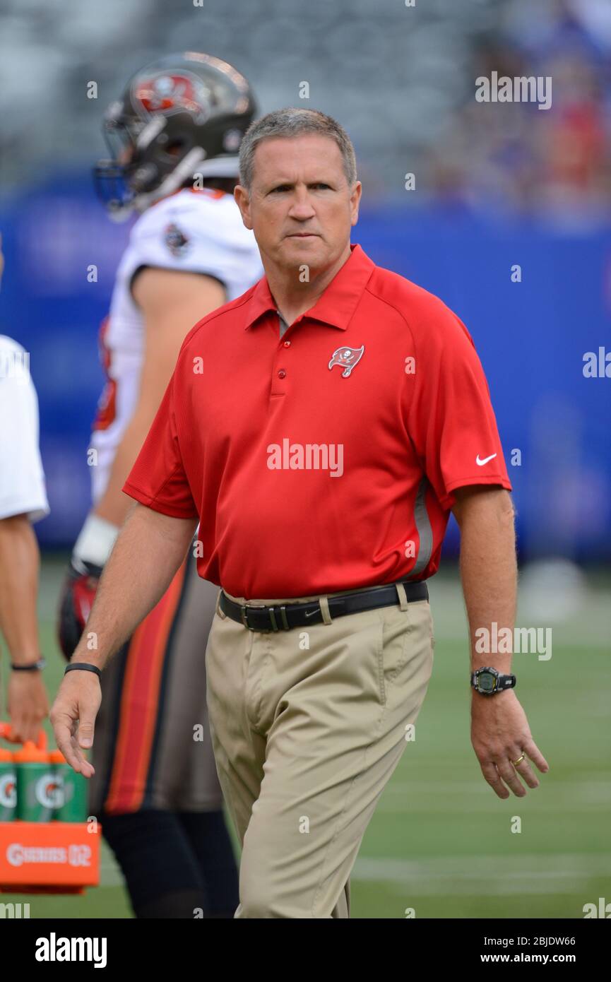 16 September 2012: Tampa Bay Buccaneers defensive coordinator Bill Sheridan during a week 2 NFL NFC matchup between the Tampa Bay Buccaneers and New Y Stock Photo