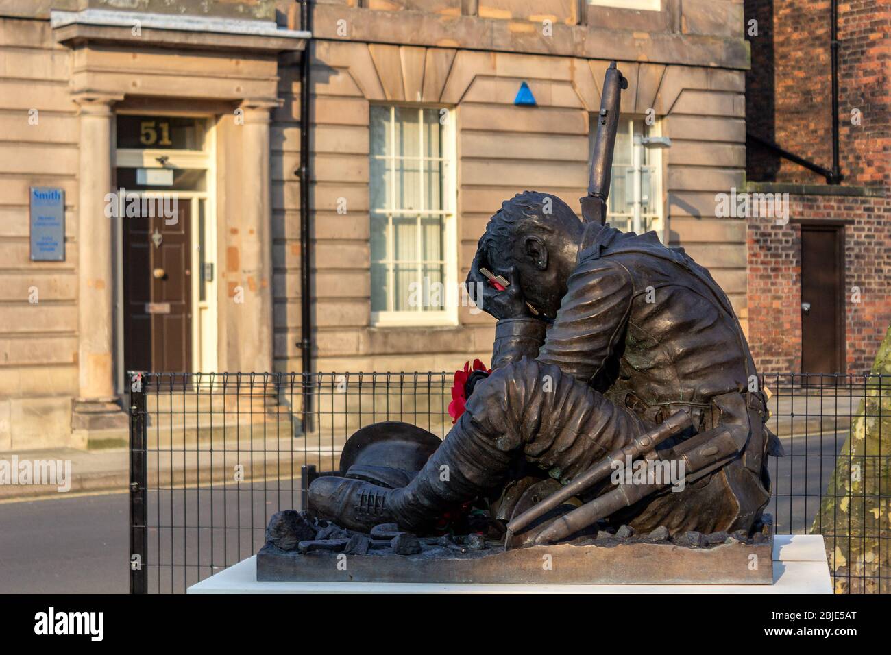 Wilfred Owen sculpture of WWI soldier 'Futility' by Jim Whelan, Hamilton Square, Birkenhead. Stock Photo
