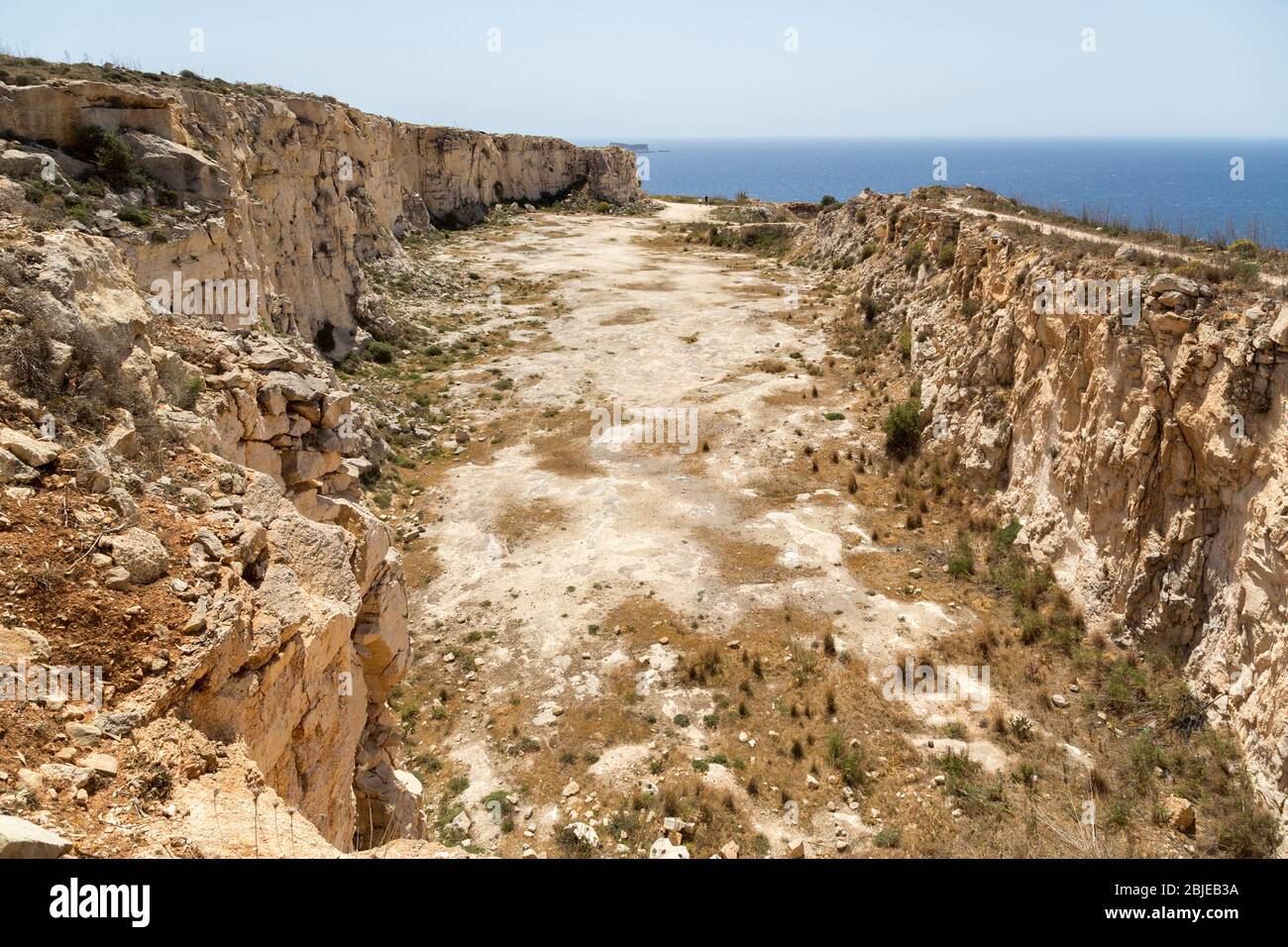 Mnajdra hi-res stock photography and images - Alamy