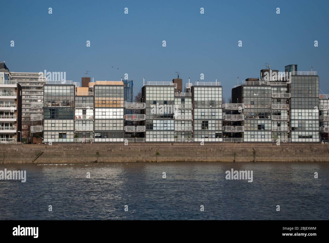 1980s Architrecture Balcony Balconies White Cantilever Steel Glass Thames Reach, 80 Rainville Road, Hammersmith, London W6 by RSHP Richard Rogers Stock Photo