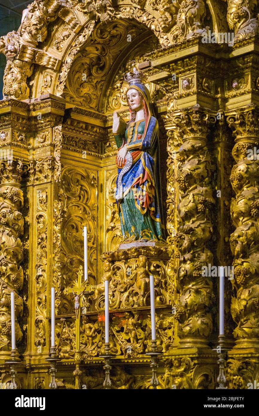 Statue of the pregnant Madonna - Mary Our Lady - in gilded setting in