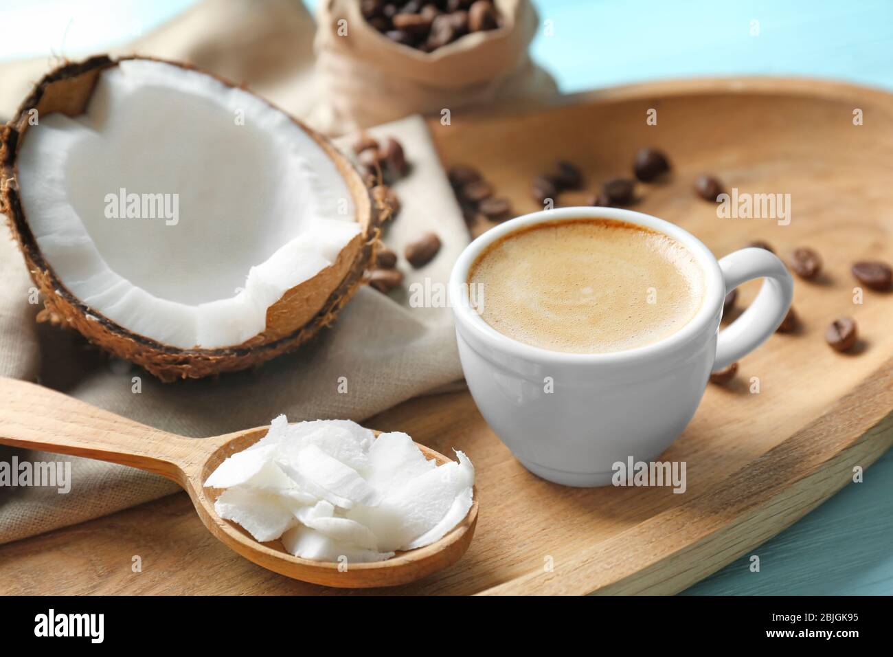 Раф баунти кофе. Кофе раф с кокосом. Латте баунти. Кофе капучино кокосовый. Капучино с кокосовым молоком.