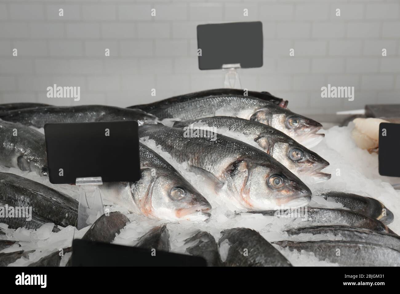 Fresh fish in supermarket Stock Photo - Alamy