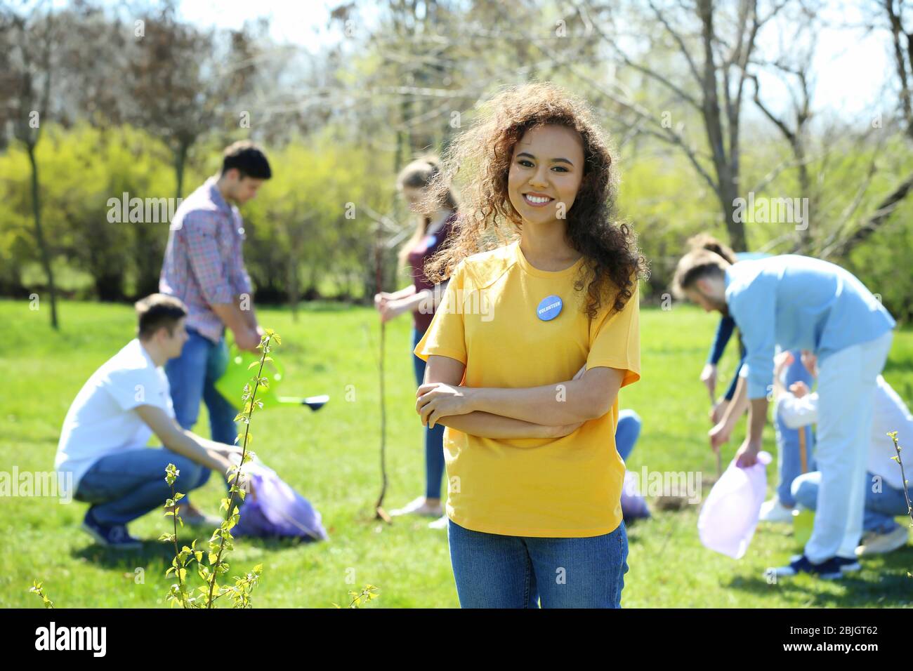African american volunteer hi-res stock photography and images - Alamy