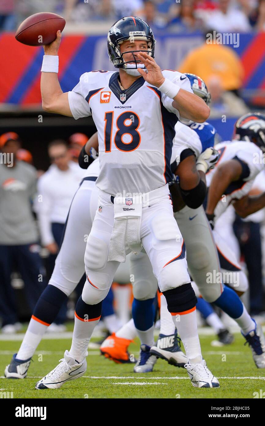 September 15, 2013: Denver Broncos quarterback Peyton Manning (18) drops back to pass during the first half of a week 2 NFL matchup between the Denver Stock Photo