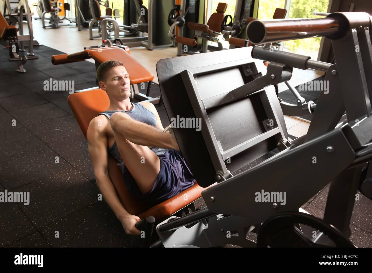 Leg press online basic fit
