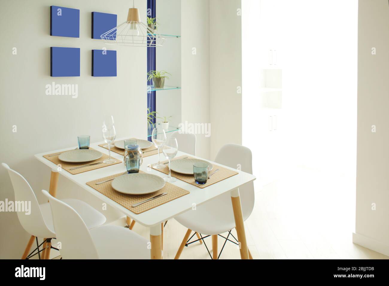 Interior of light modern kitchen Stock Photo - Alamy