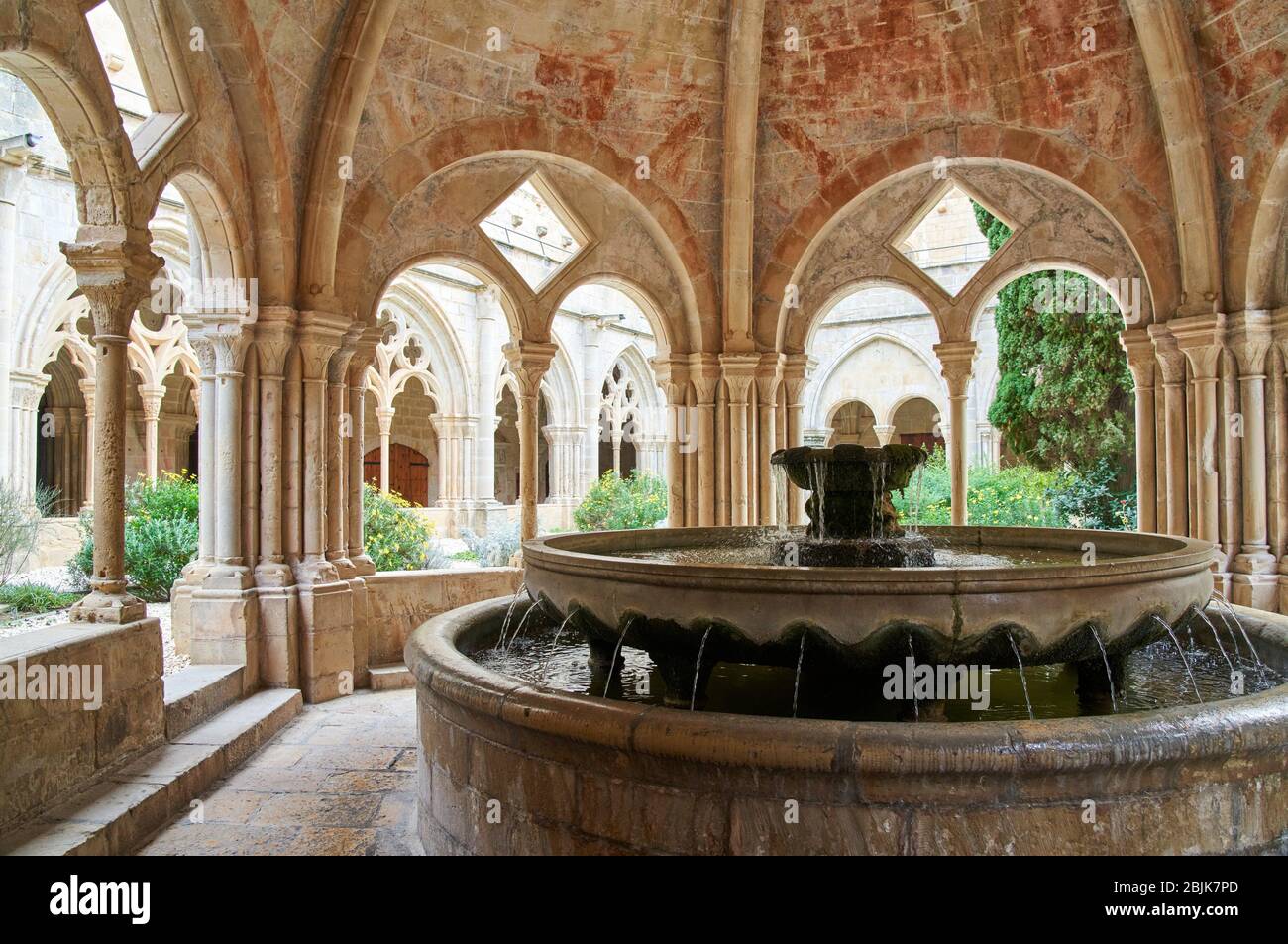 Washbasin Temple, Cloister, Monastery of Santa Maria de Poblet, Tarragona province, Catalonia, Spain, Europe Stock Photo