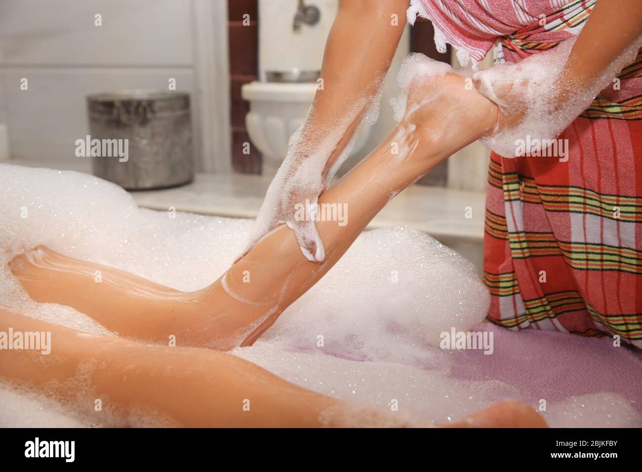 Hammam woman hi-res stock photography and images - Alamy