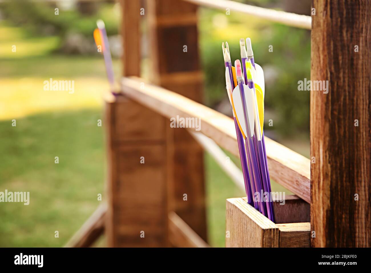 Wooden target training arrows hi-res stock photography and images - Alamy