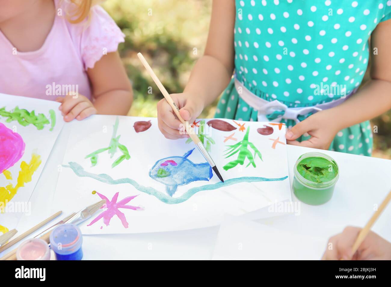 Children drawing painting club hi-res stock photography and images - Alamy