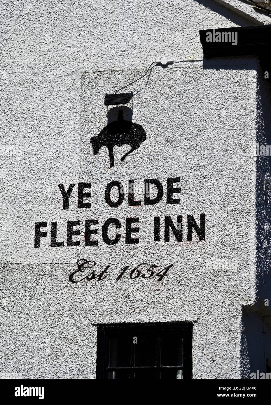 Inn sign. Ye Olde Fleece Inn, Est 1654. Highgate, Kendal, Cumbria, England, United Kingdom, Europe. Stock Photo
