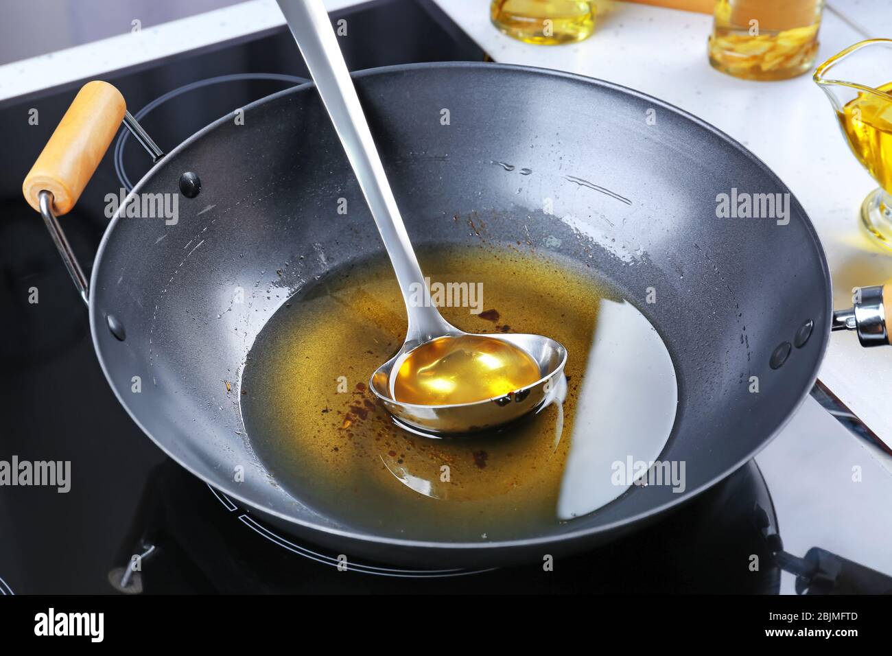 Wok with ladle hires stock photography and images Alamy