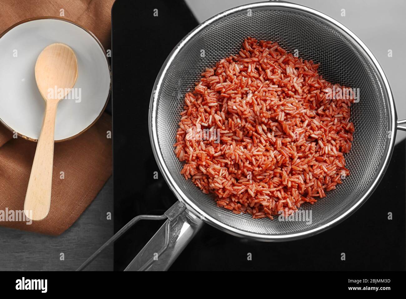 Using A Sieve For Rice Rice strainer hi-res stock photography and images - Alamy