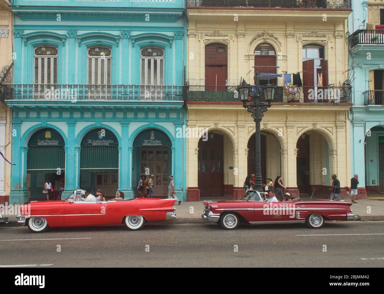 Vintage automobiles and crumbling colonial architecture, Havana, Cuba. Stock Photo
