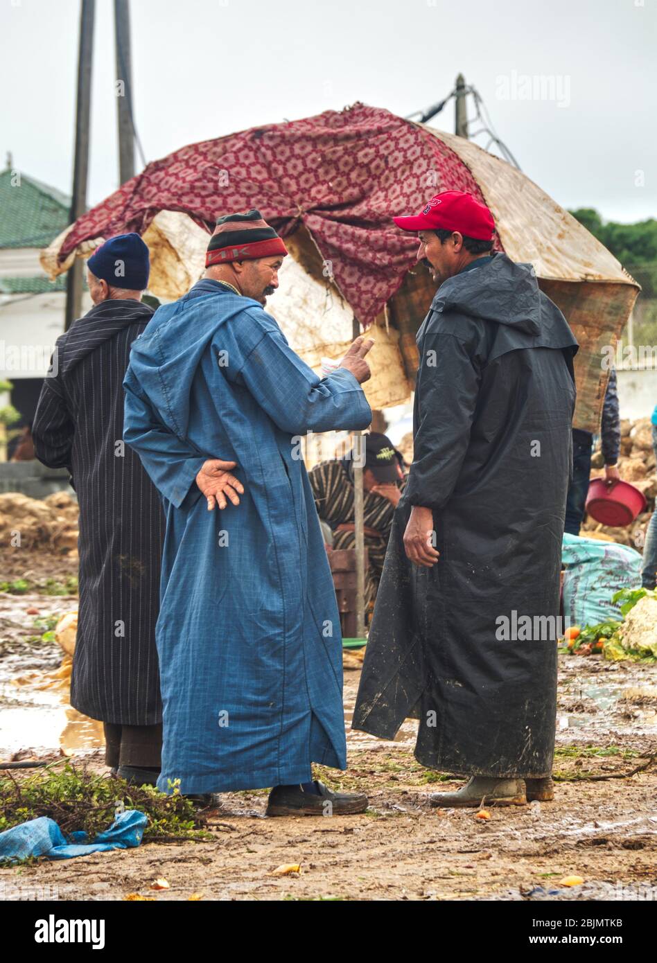 Man in traditional clothing essaouira hires stock photography and