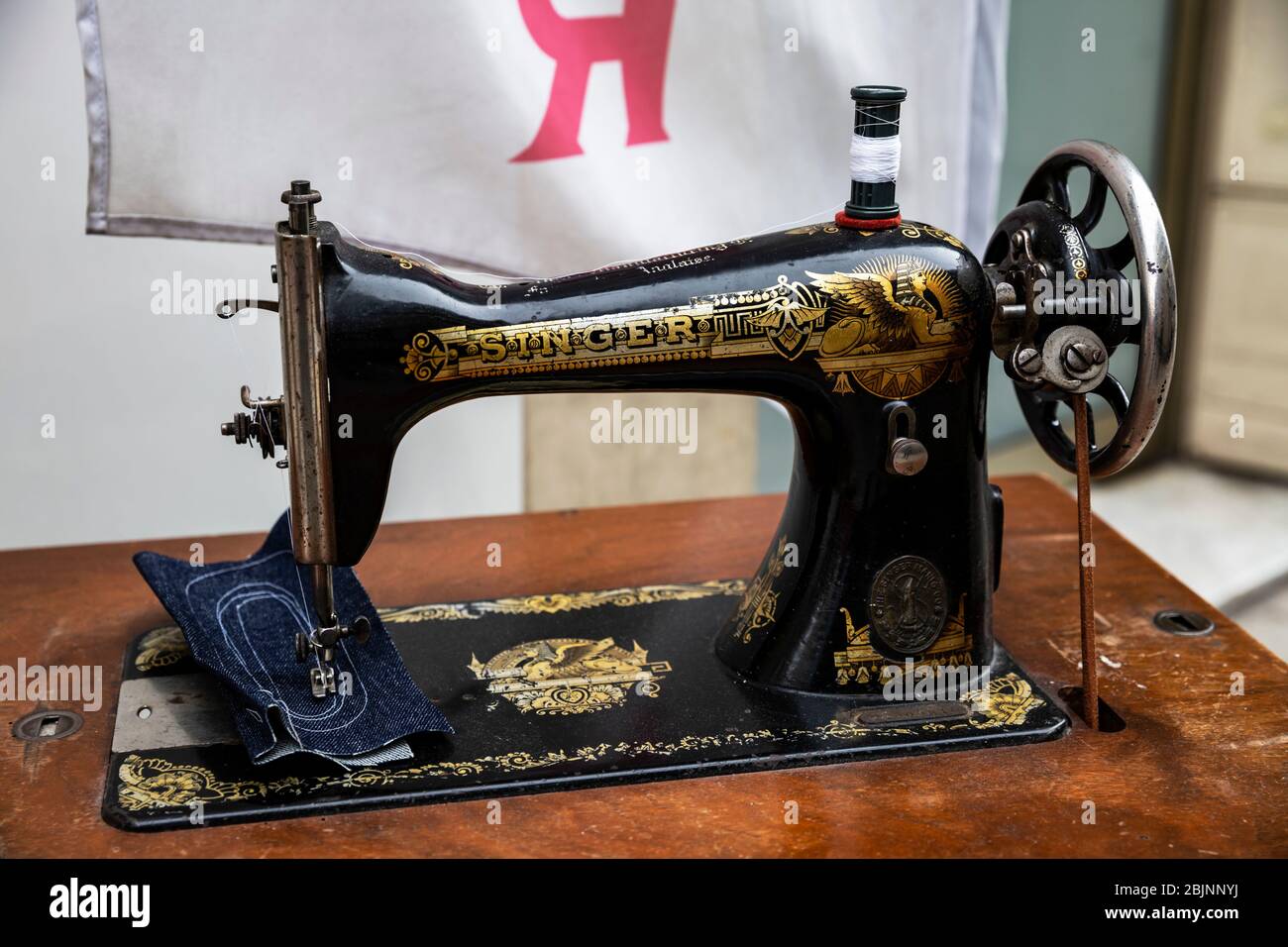 Parts Of A Vintage Sewing Machine And Their Functions