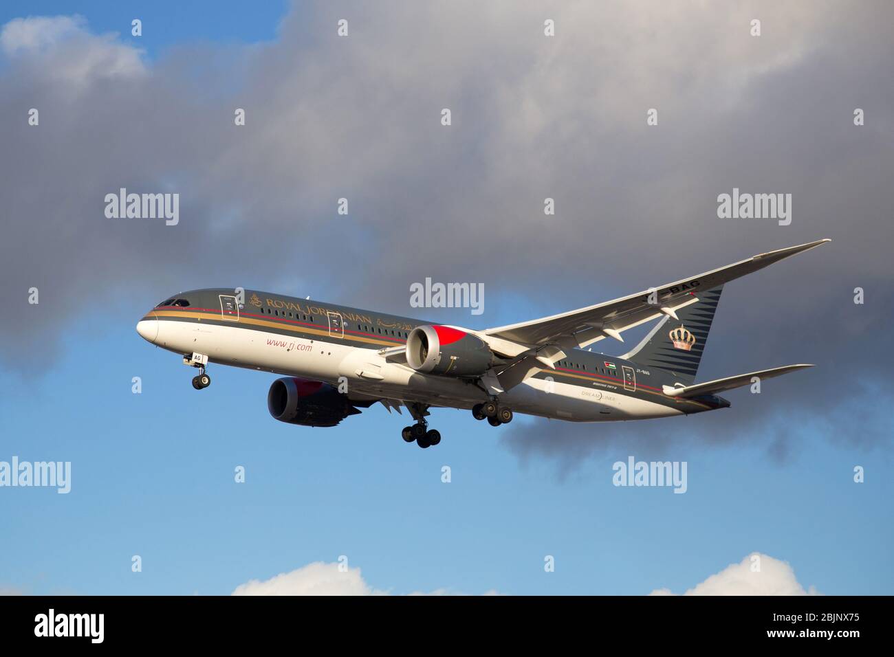 Royal jordanian airlines hi-res stock photography and images - Alamy