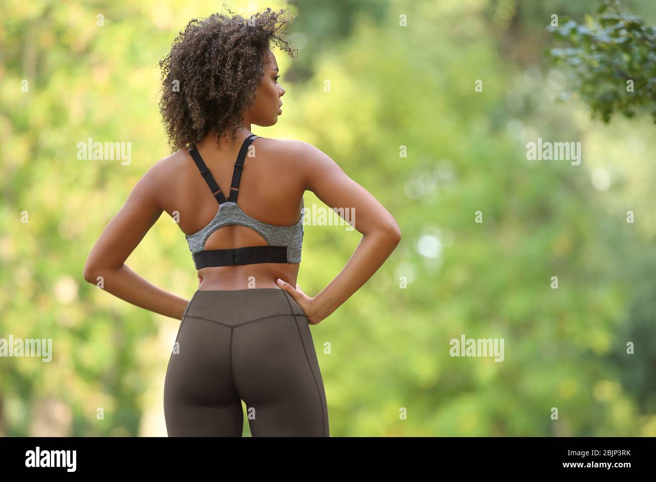 Back fit african american woman hi-res stock photography and images - Alamy
