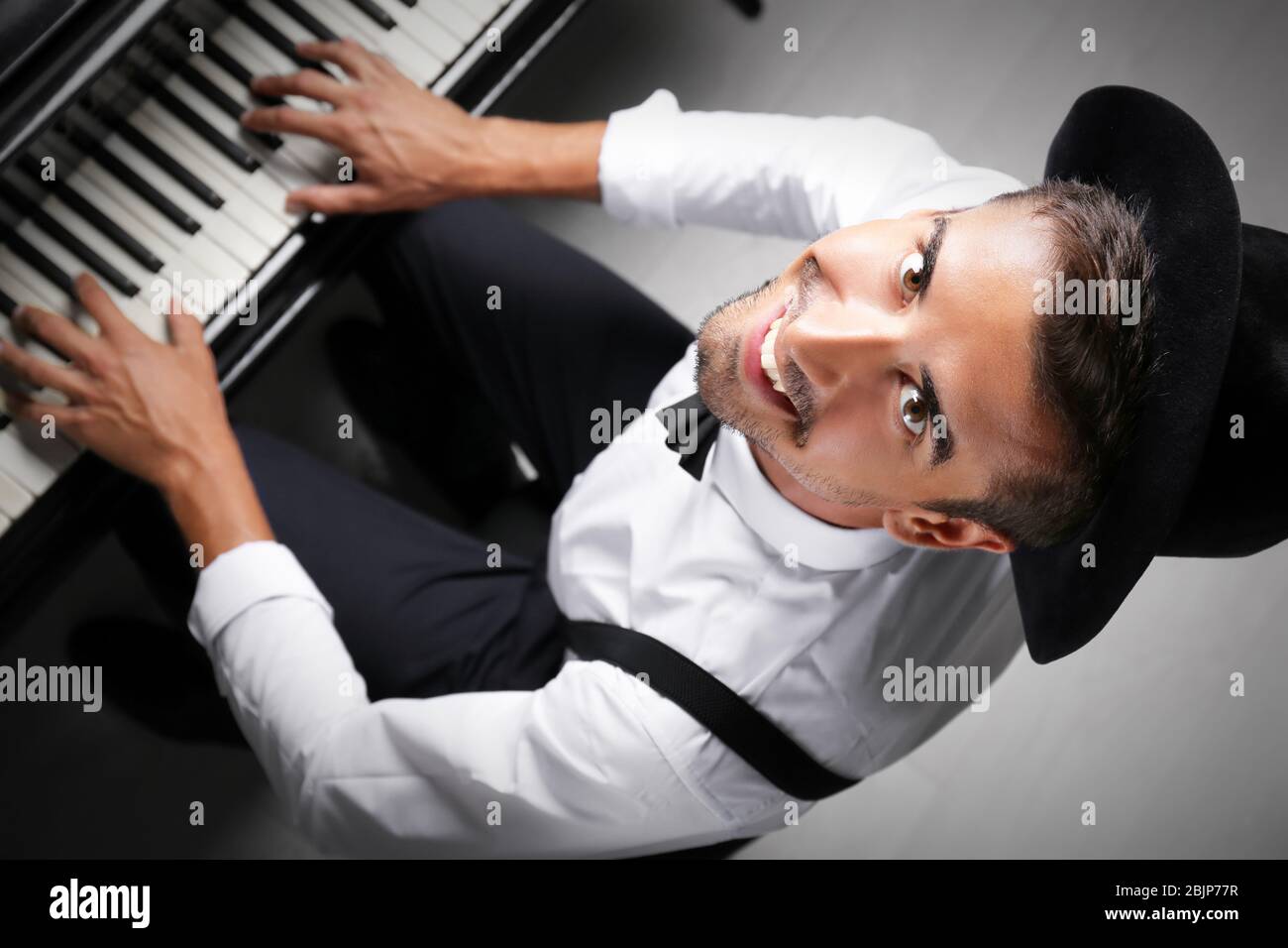 Piano top view hi-res stock photography and images - Alamy