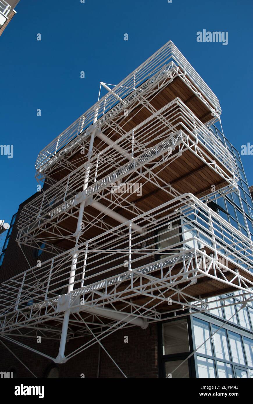 1980s Architrecture Balcony Balconies White Cantilever Steel Glass Thames Reach, 80 Rainville Road, Hammersmith, London W6 by RSHP Richard Rogers Stock Photo
