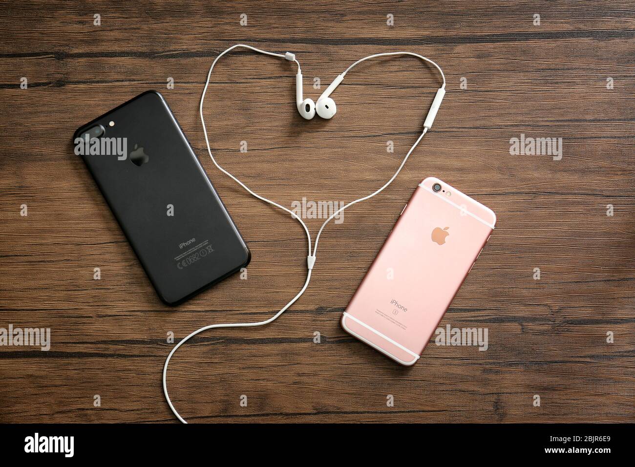 Iphone 7 plus rose gold hi-res stock photography and images - Alamy