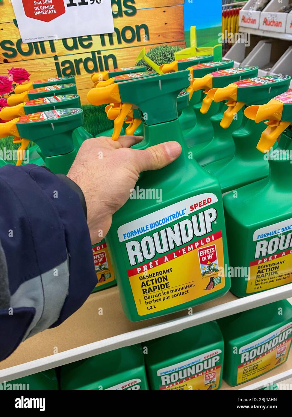 Paris, France March 05, 2020 Customer buying roundup in a french