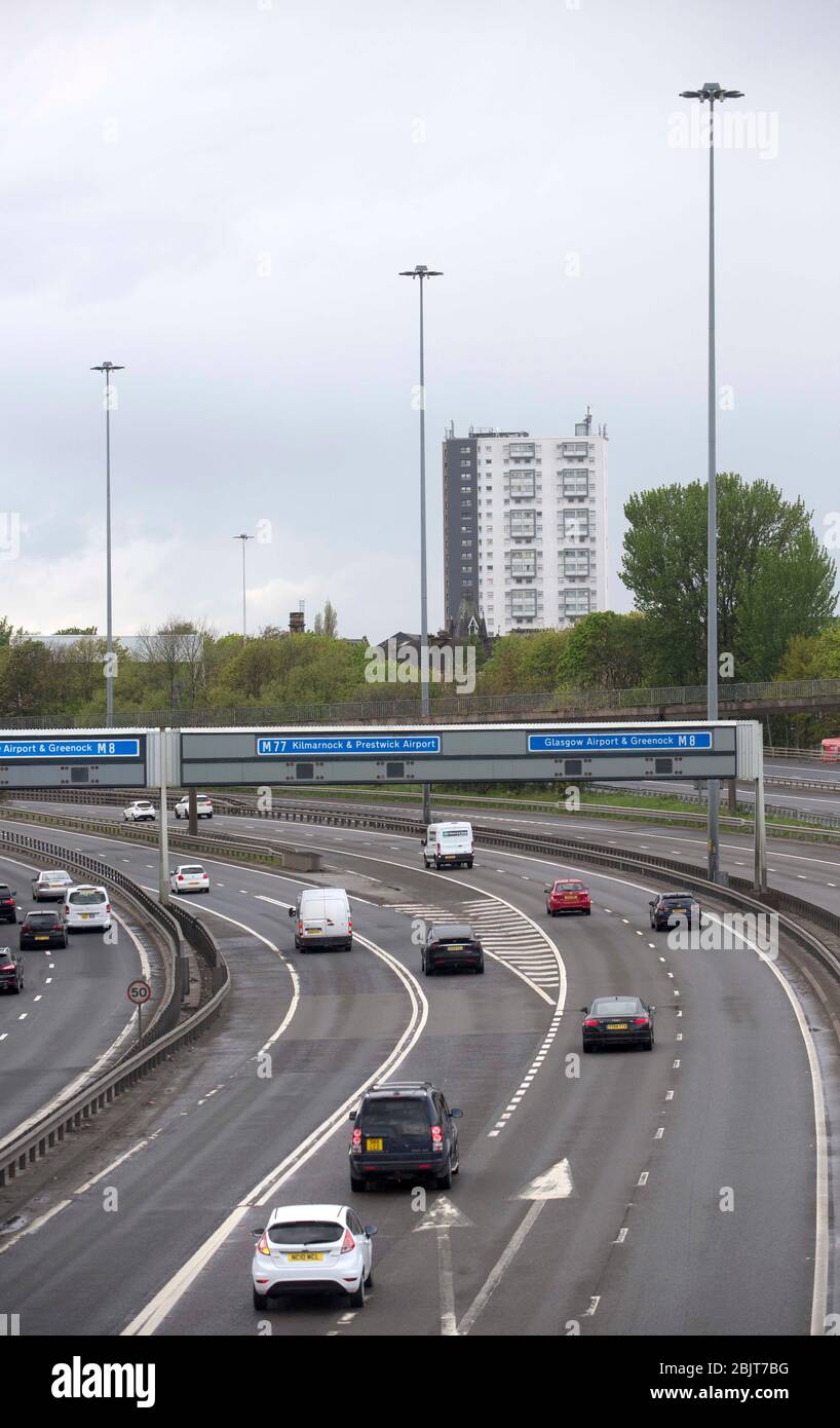 Glassow, Scotland, UK. 30th April 2020  Scotlands First Minister, Nicola Sturgeon has echoed advice from Downing Street to limit car journeys during the coronavirus lockdown. The M8 in Glasgow looks busier than it has for some weeks at 5pm. Credit: Chris McNulty/Alamy Live News Stock Photo