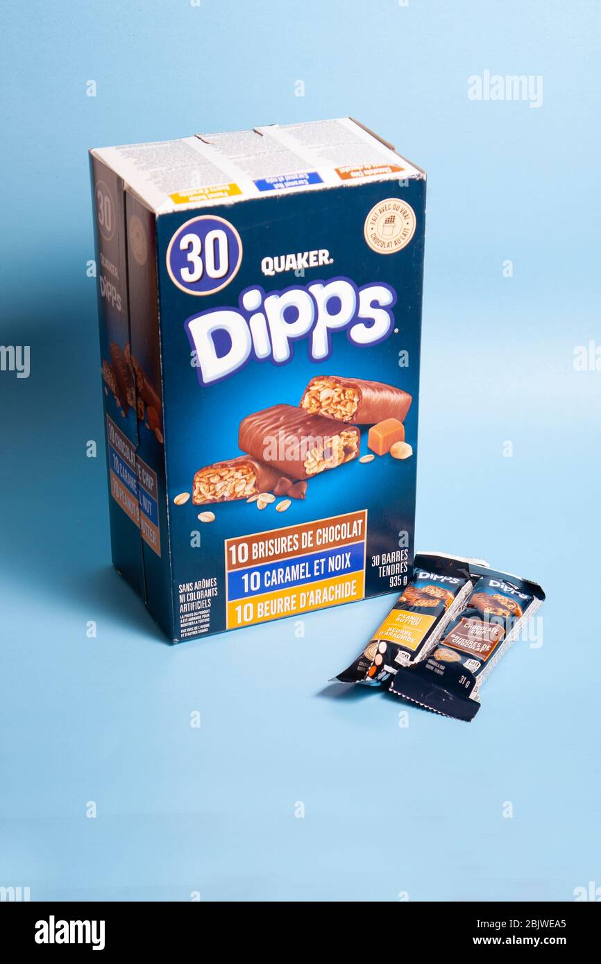 Halifax Canada April 11 2020 Flavours Of Chocolate Quaker Brand Dipps Granola Bars Stock Photo Alamy