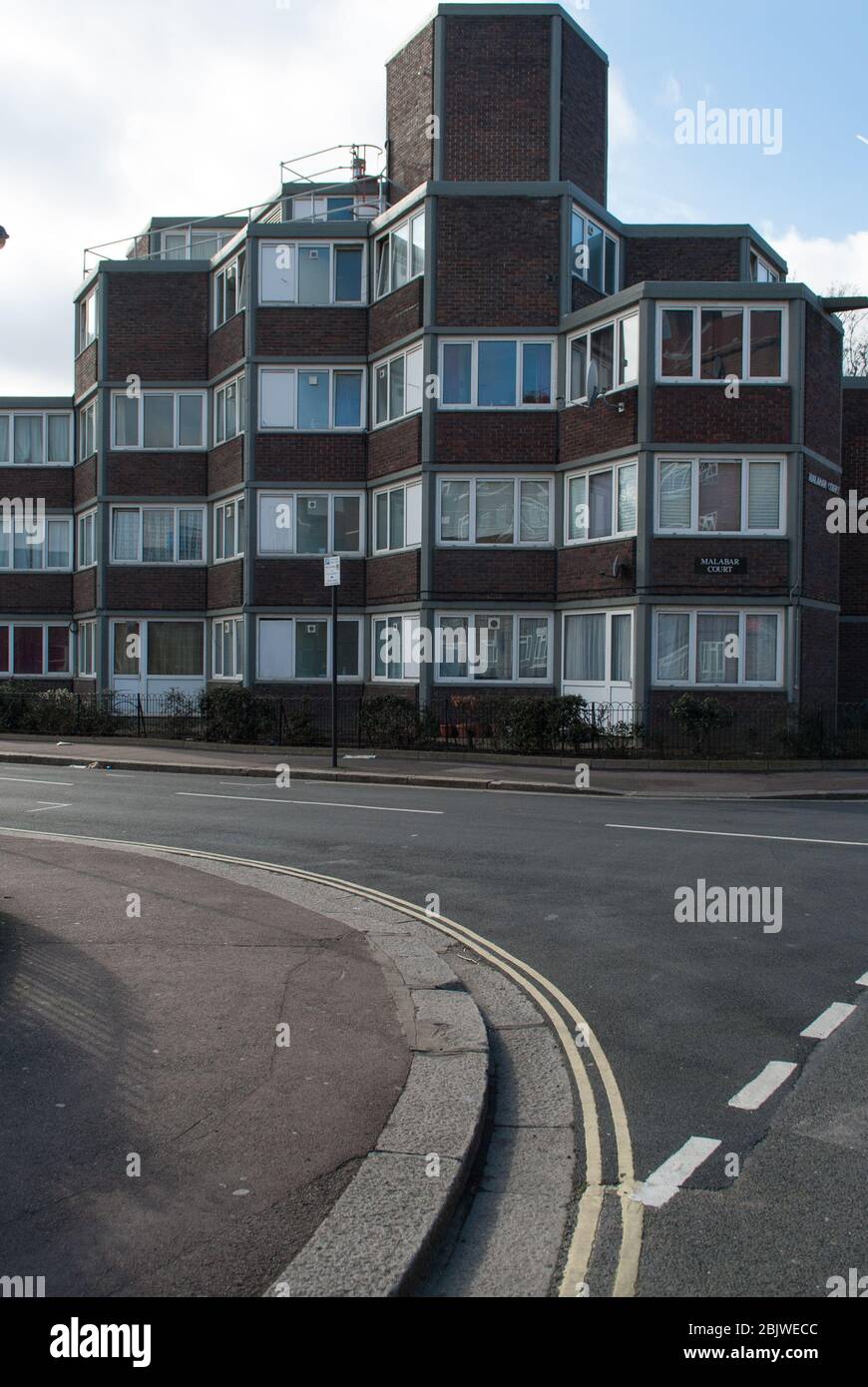 Hexagonal Architecture Modernist Apartment Block 1960s Malabar Court, India Way, Shepherd's Bush, London W12 Neil Moffet & Partners Noel Moffet Alina Stock Photo