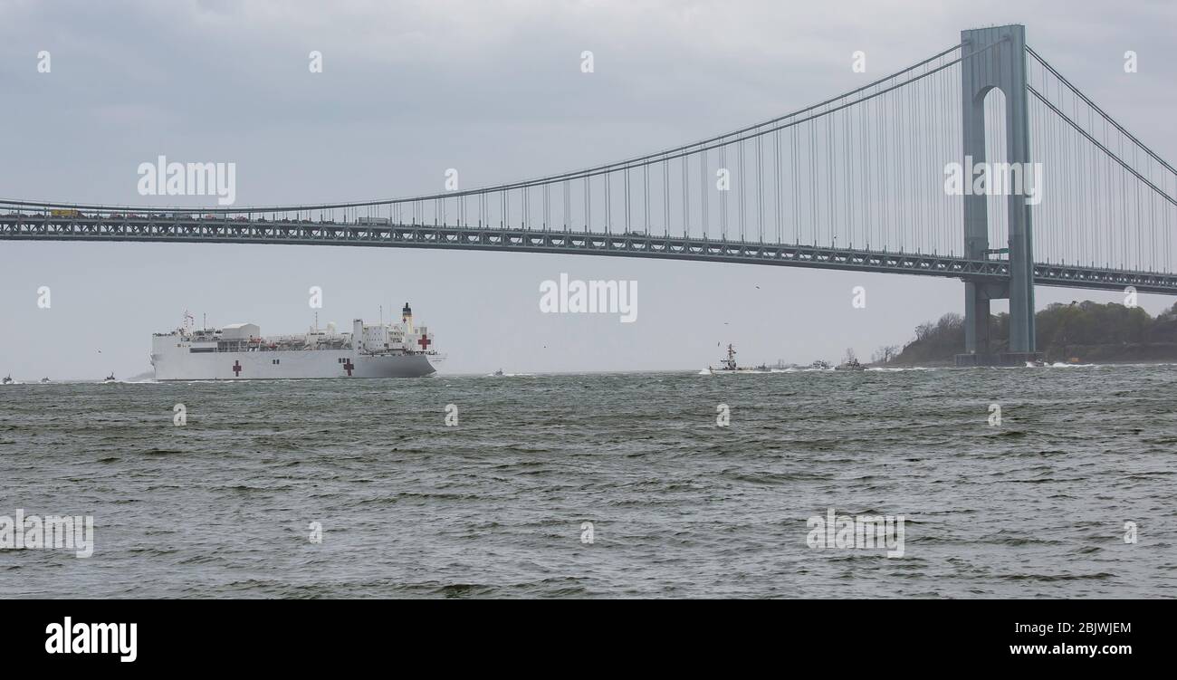 Us Hospital Navy Ship Comfort Departs New York Going Back To Base In Norfolk Virginia Completed Covid 19 Mission Passing Verrazano Bridge In Brooklyn Stock Photo Alamy