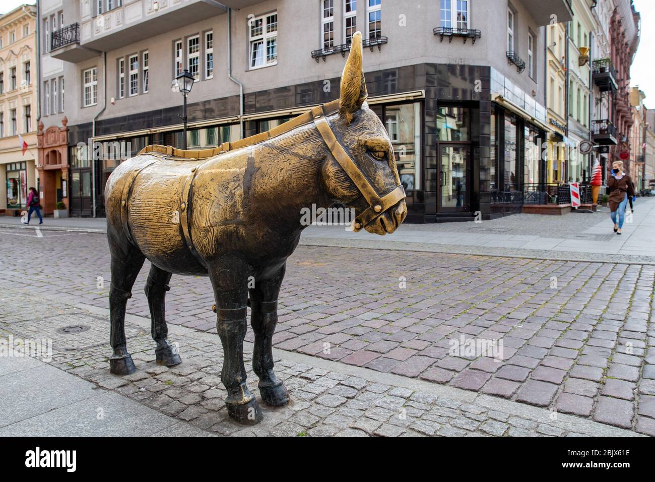 - Bronze Statue In Market High Resolution Stock Photography and Images - Alamy