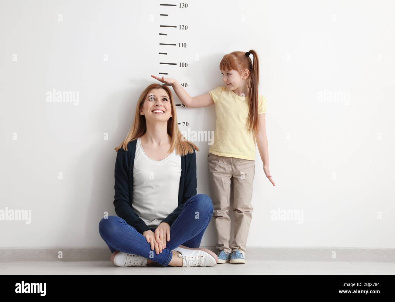 Tall woman short hi-res stock photography and images - Page 7 - Alamy