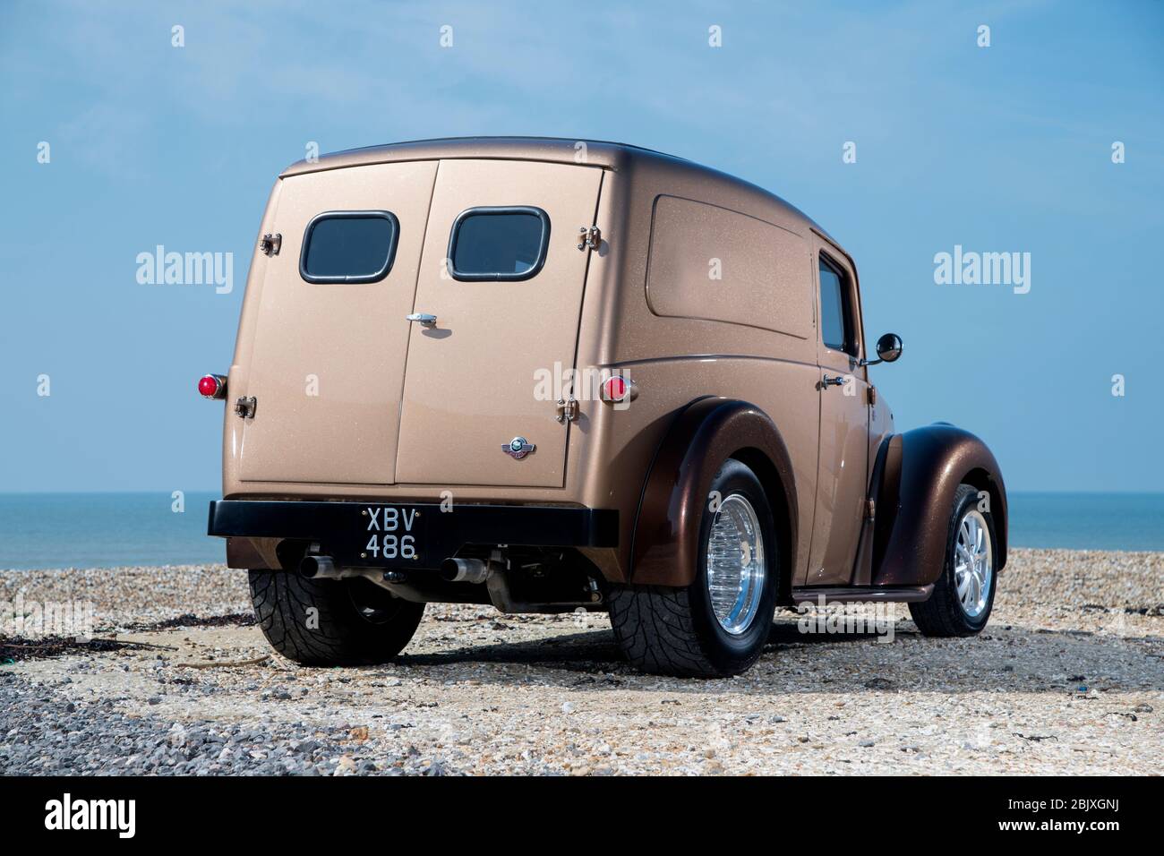 Hot rod van hi-res stock photography and images - Alamy