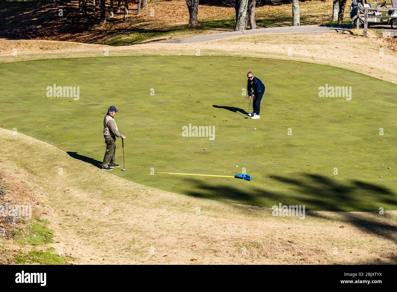 Butternut Creek Golf Course — Golfers Playing Stock Photo