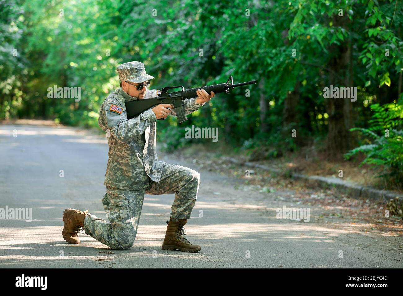 American soldier taking aim hi-res stock photography and images - Alamy