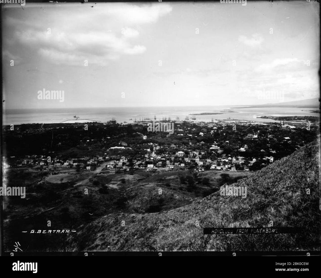 Honolulu from Punchbowl (13 Stock Photo - Alamy