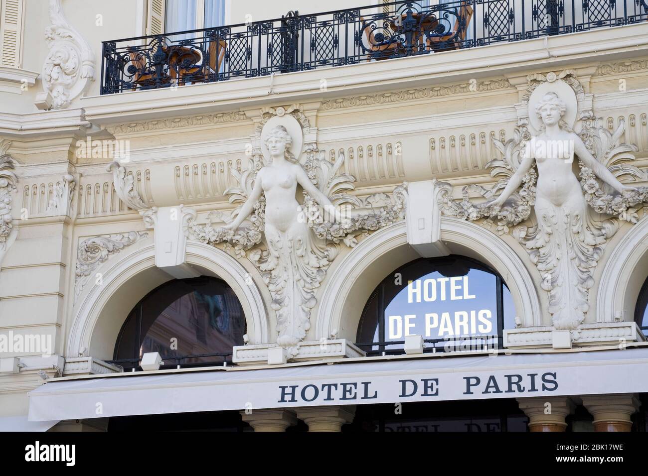 Hotel de Paris - Le Louis XV opposite of Grand Casino Monte Carlo  Principality of Monaco Luxury cars Bentlee Mercedes Ferrari Stock Photo -  Alamy